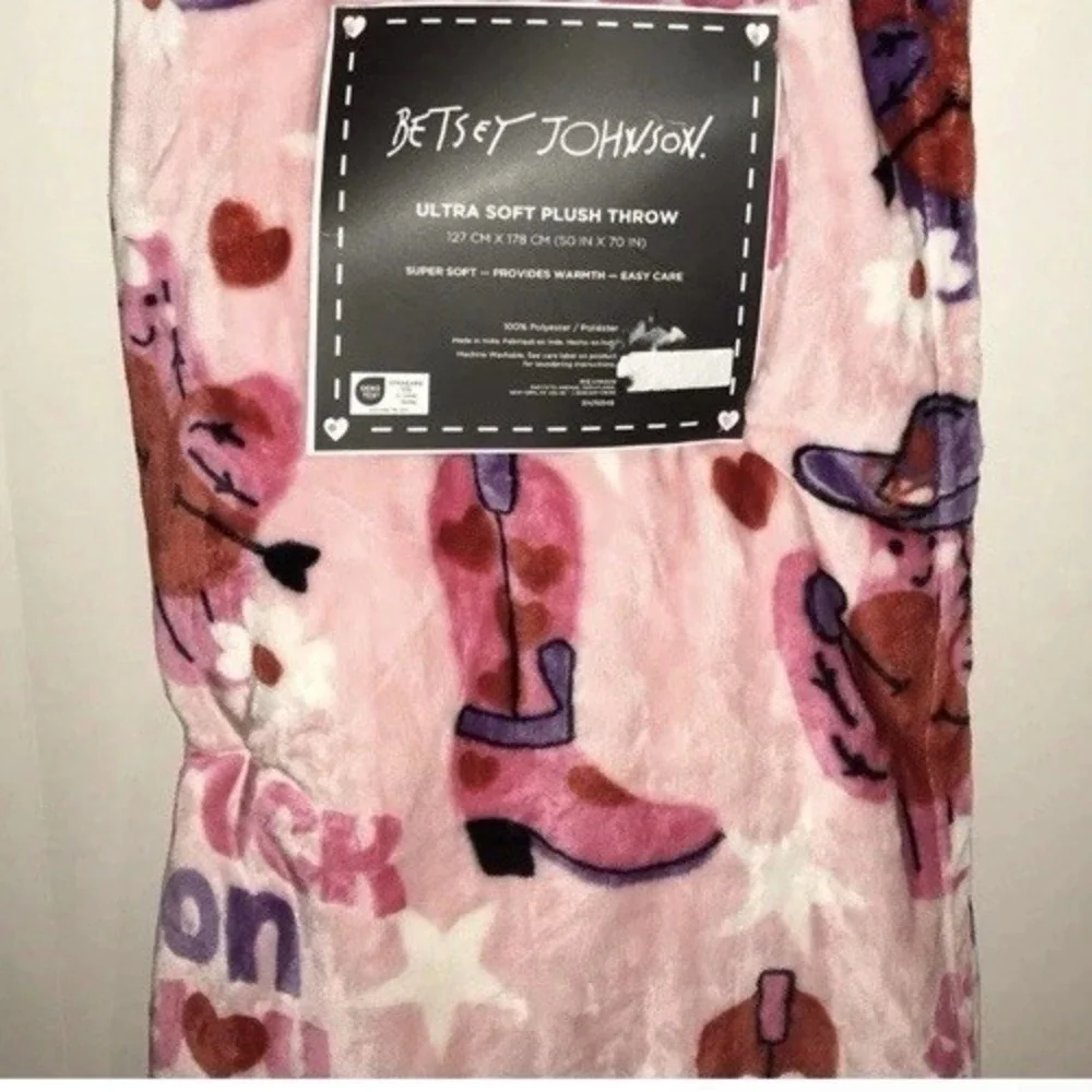 Betsey Johnson STUCK ON YOU Soft Plush Throw Blanket 50x70 Cowgirl‎ Rodeo Hearts